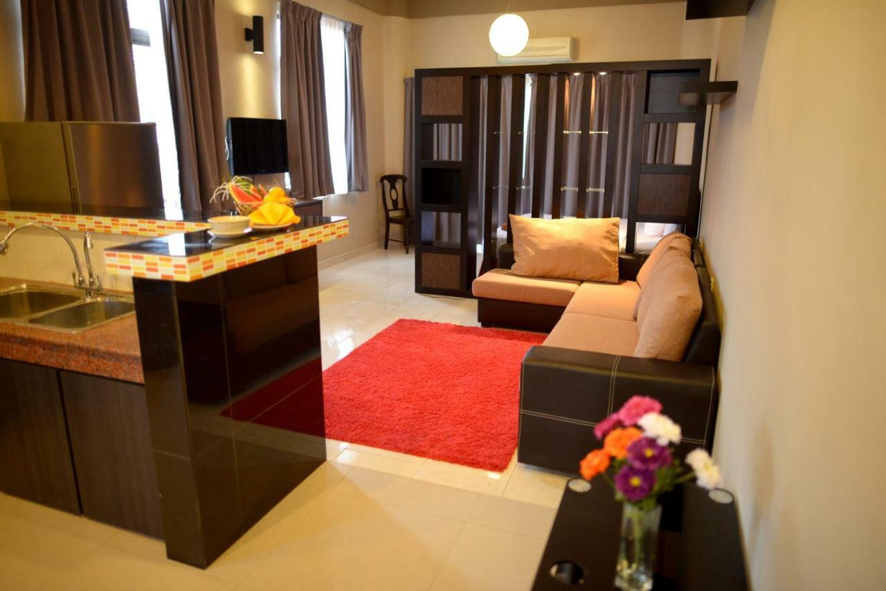City Times Hotel Kuantan Exteriör bild
